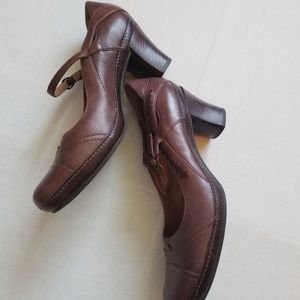 Clark's Brown Pumps - size 10
